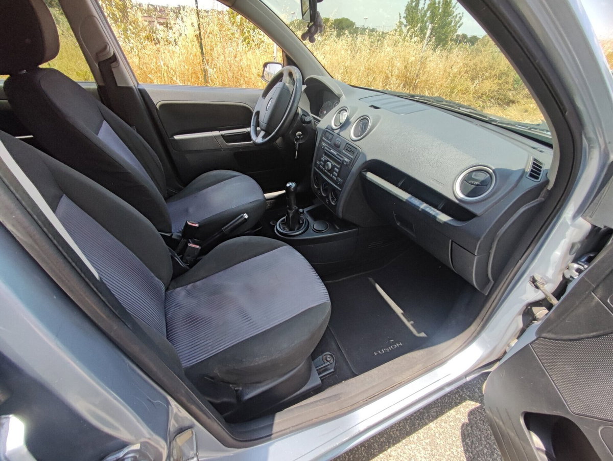 Ford Fusion 1.4 TDCi 5p. Plus (14)