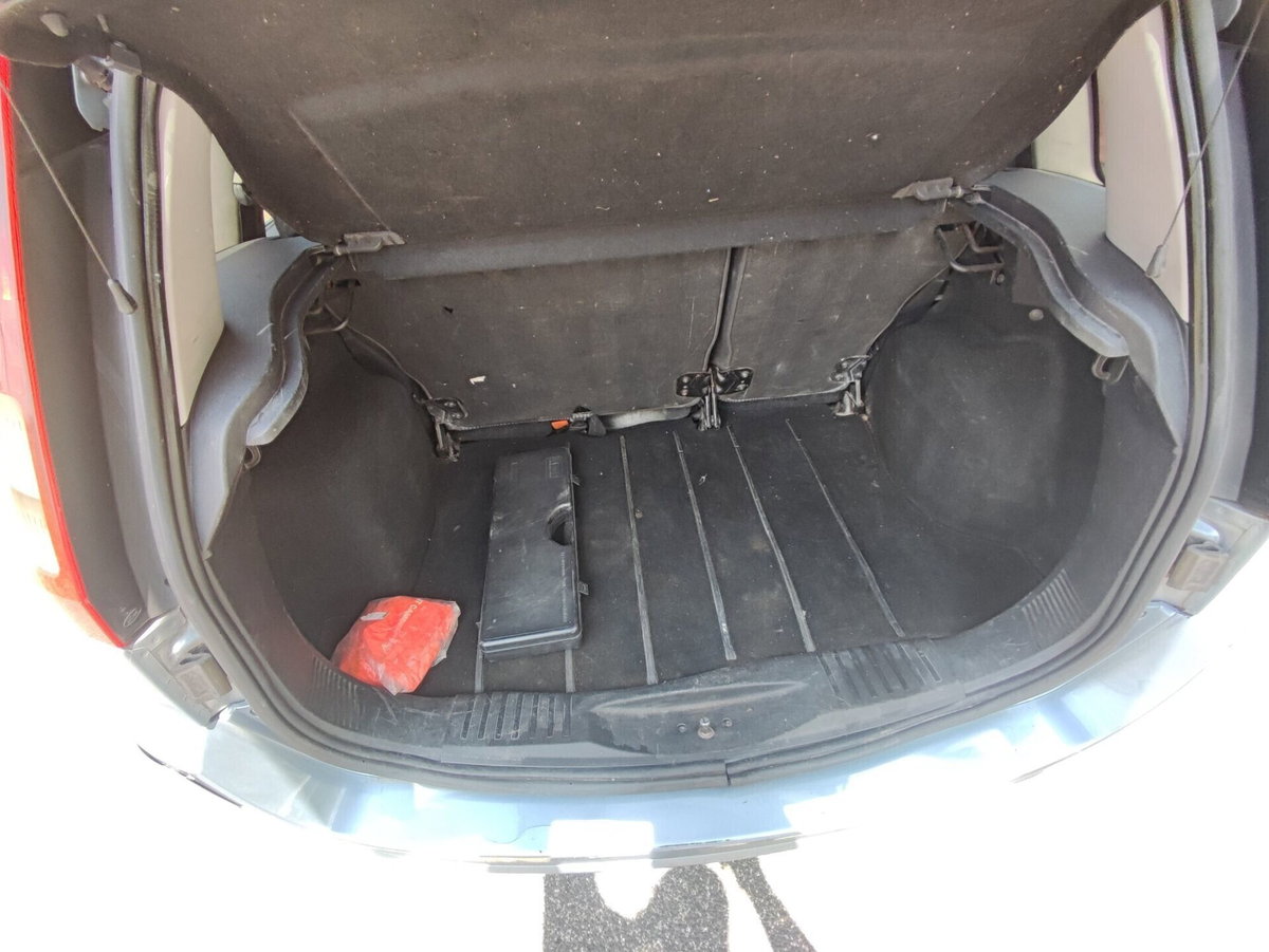 Ford Fusion 1.4 TDCi 5p. Plus (16)
