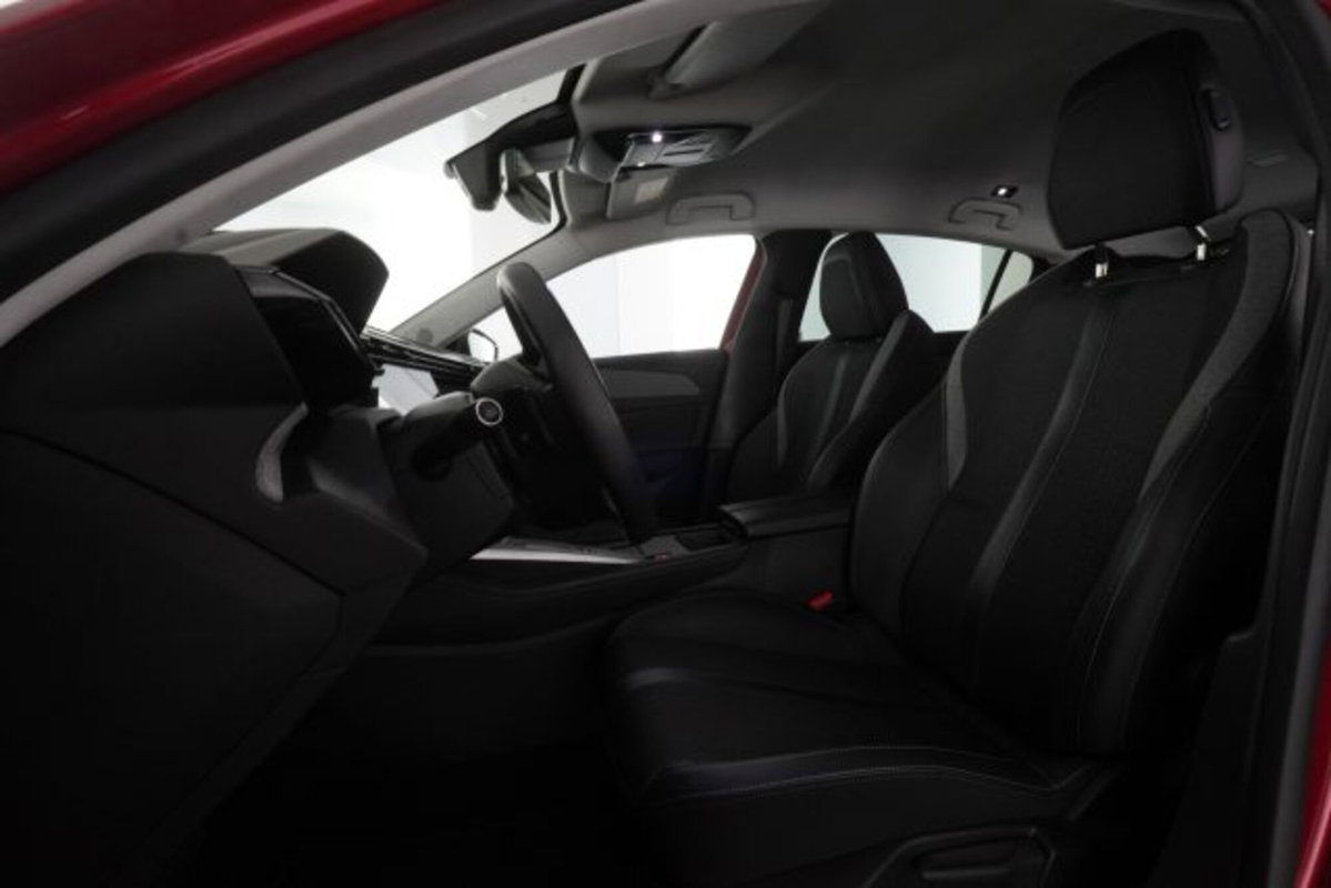 Peugeot 308 1.5 bluehdi Allure s&s 130cv eat8 (2)