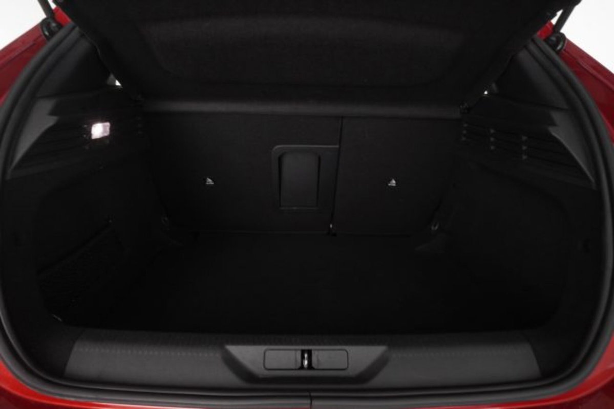 Peugeot 308 1.5 bluehdi Allure s&s 130cv eat8 (6)