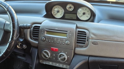 Lancia Ypsilon Multijet 16V Platino (12)