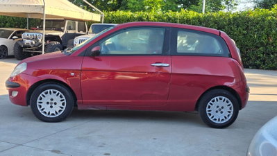 Lancia Ypsilon Multijet 16V Platino (4)