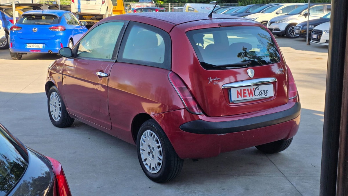Lancia Ypsilon Multijet 16V Platino (5)