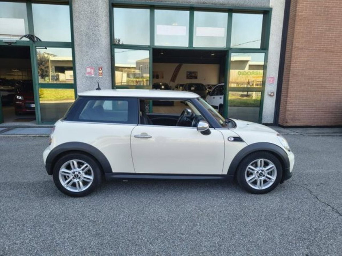 MINI Mini 1.6 16V One (72kW) (2)