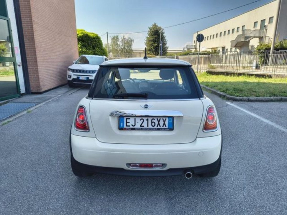 MINI Mini 1.6 16V One (72kW) (4)