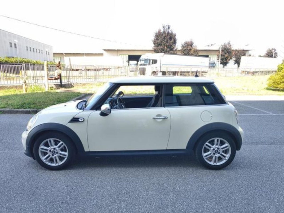 MINI Mini 1.6 16V One (72kW) (6)