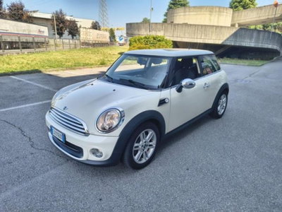 MINI Mini 1.6 16V One (72kW) (7)