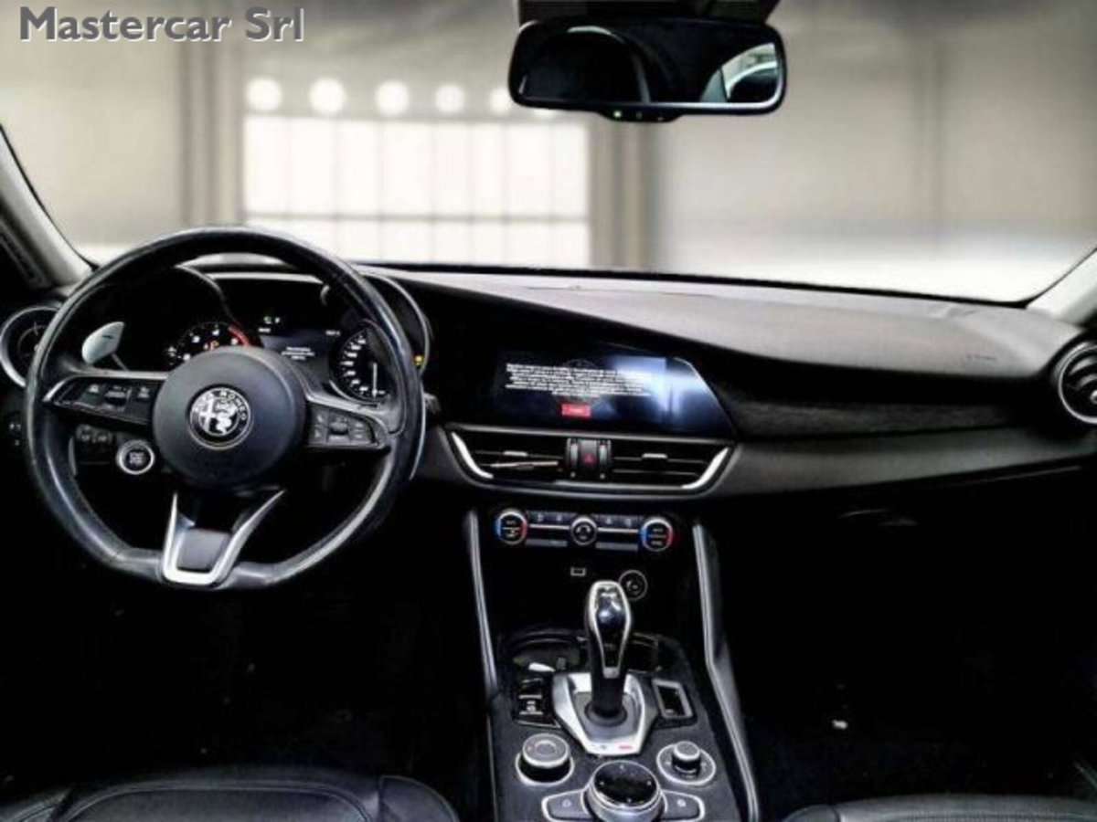 Alfa Romeo Giulia 2.2 Turbodiesel 190 CV AT8 Executive (4)