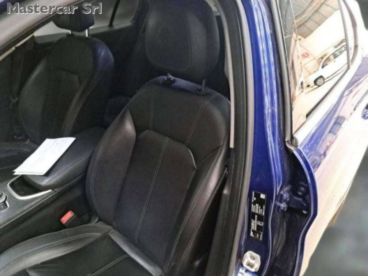 Alfa Romeo Giulia 2.2 Turbodiesel 190 CV AT8 Executive (9)