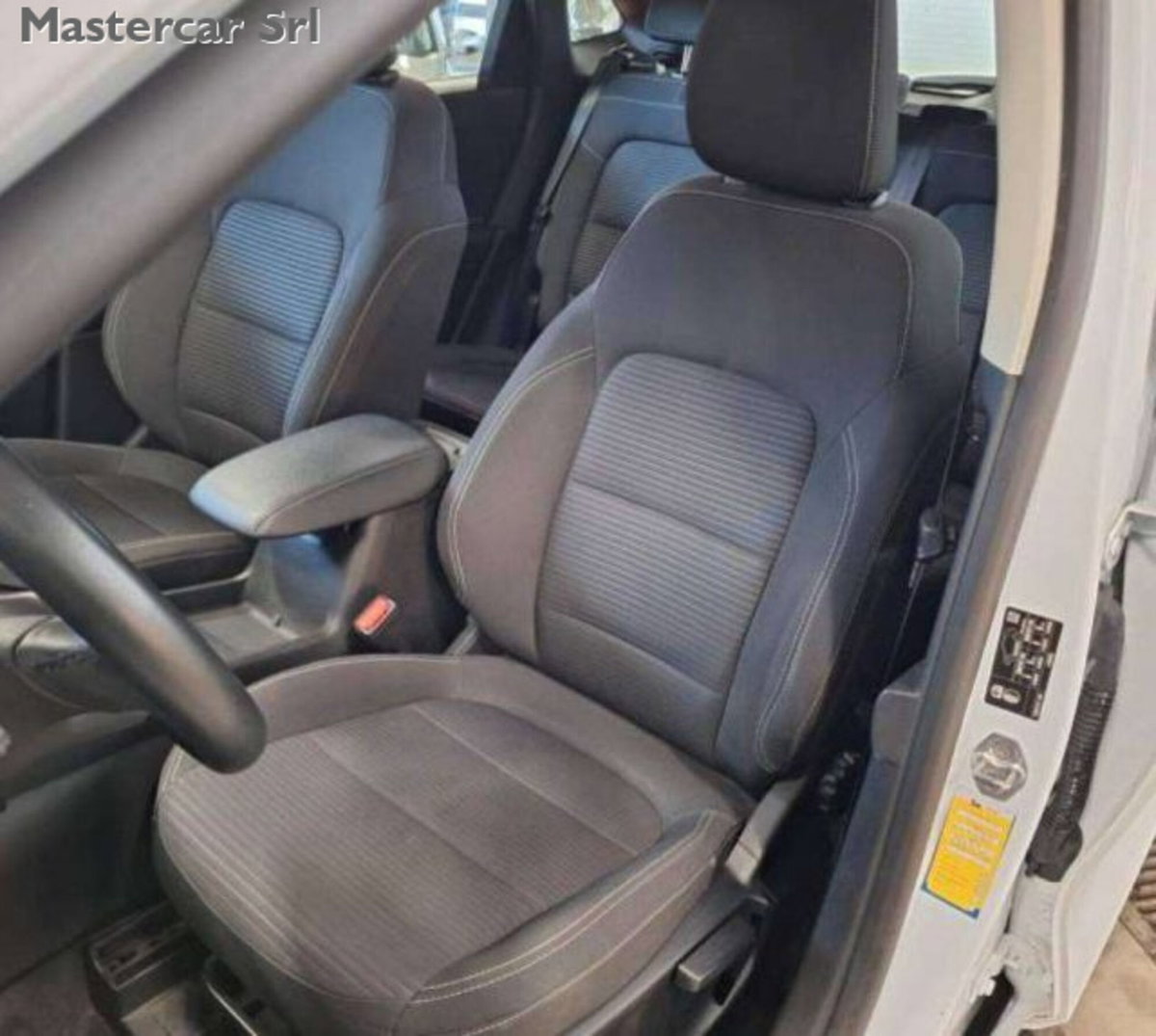 Ford Kuga 1.5 TDCI 120 CV S&S 2WD Titanium Business (7)