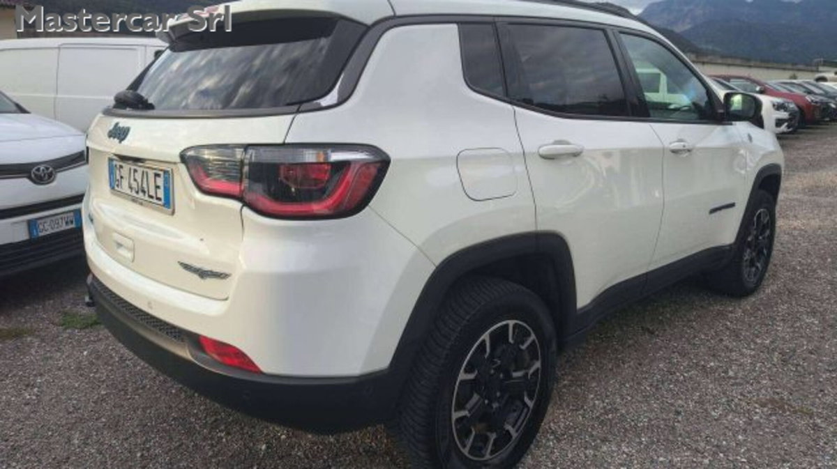 Jeep Compass 1.3 T4 240CV PHEV AT6 4xe Trailhawk (4)
