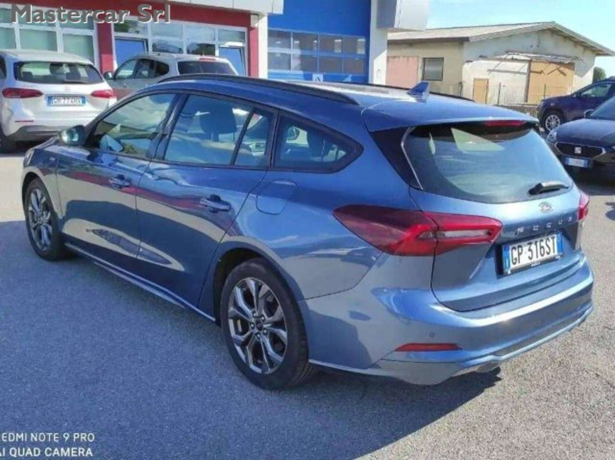 Ford Focus Station Wagon 1.0 EcoBoost Hybrid 125 CV SW ST-Line Design (4)