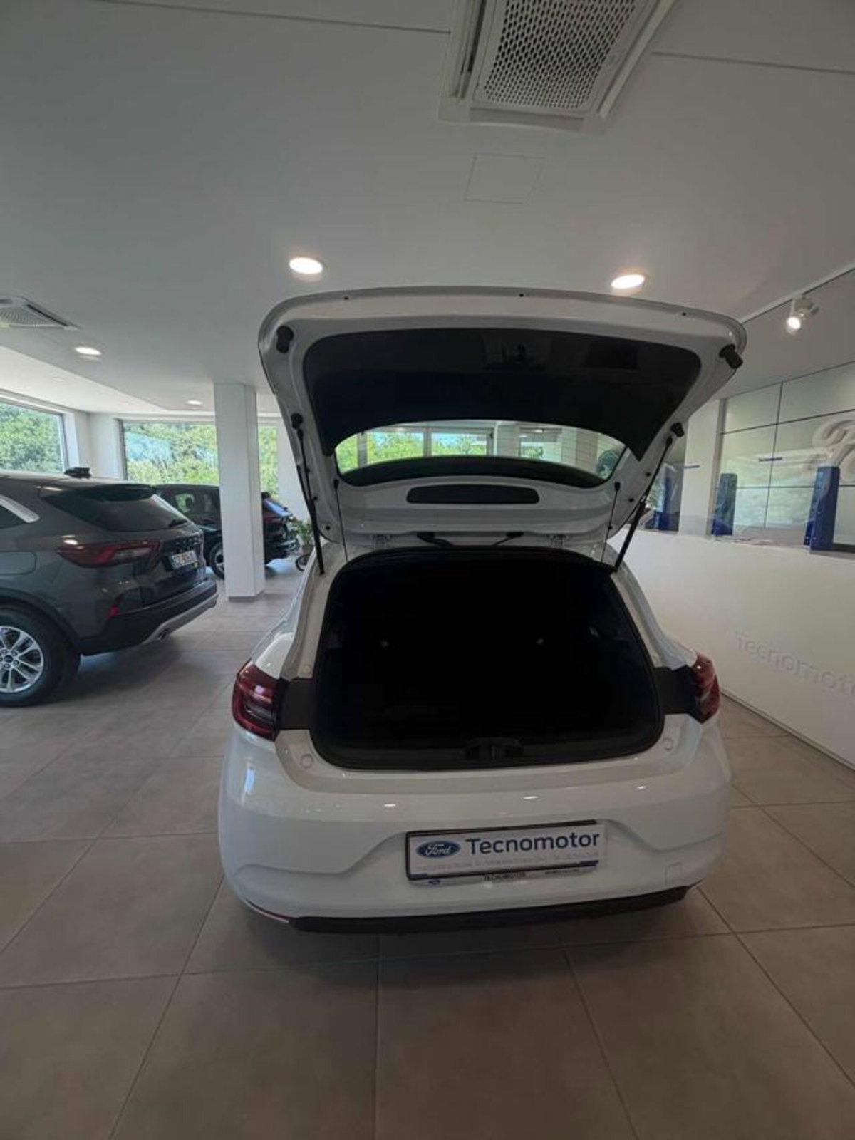 Renault Clio Full Hybrid E-Tech 145 CV 5 porte Equilibre (10)