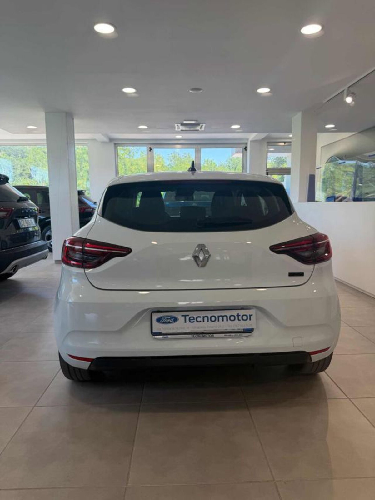Renault Clio Full Hybrid E-Tech 145 CV 5 porte Equilibre (2)