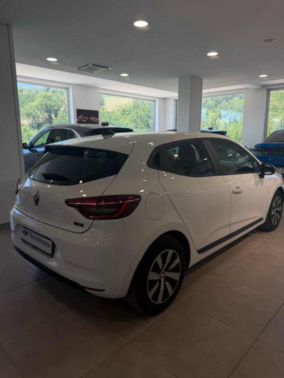 Renault Clio Full Hybrid E-Tech 145 CV 5 porte Equilibre (4)
