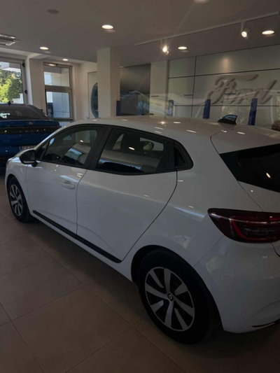 Renault Clio Full Hybrid E-Tech 145 CV 5 porte Equilibre (6)