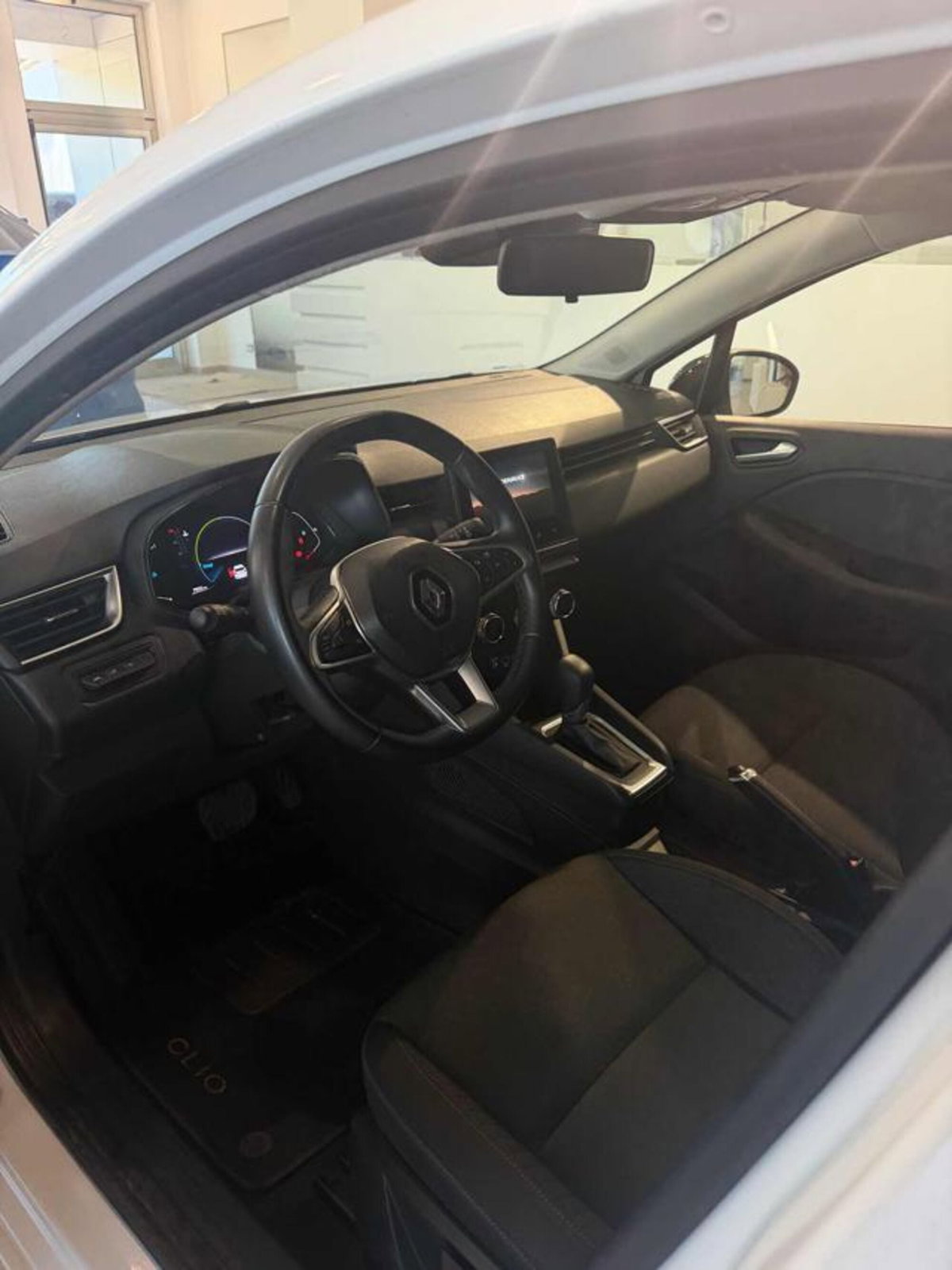 Renault Clio Full Hybrid E-Tech 145 CV 5 porte Equilibre (7)