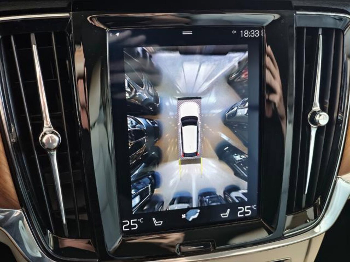 Volvo V90 D4 AWD Geartronic Inscription (10)