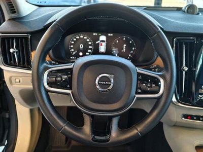 Volvo V90 D4 AWD Geartronic Inscription (8)