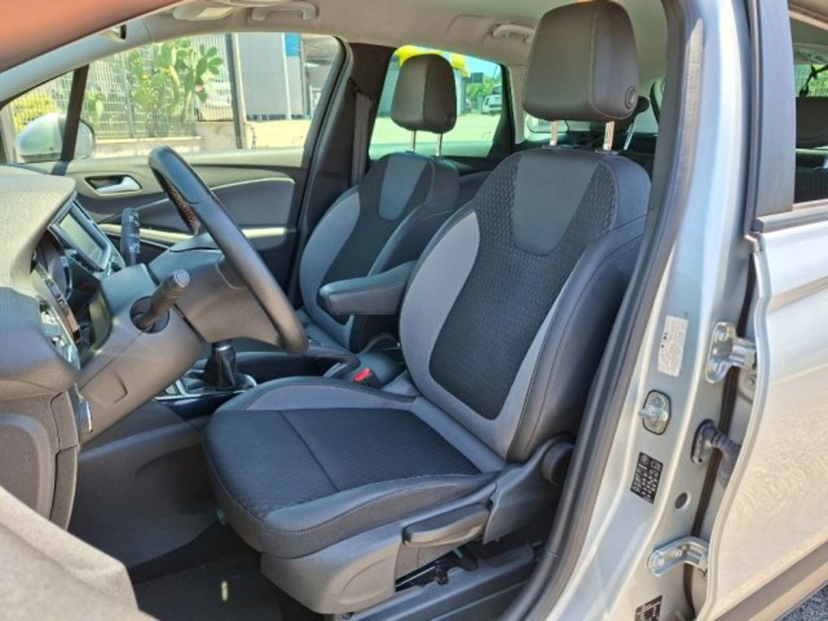 Opel Crossland X 1.2 12V Innovation (6)