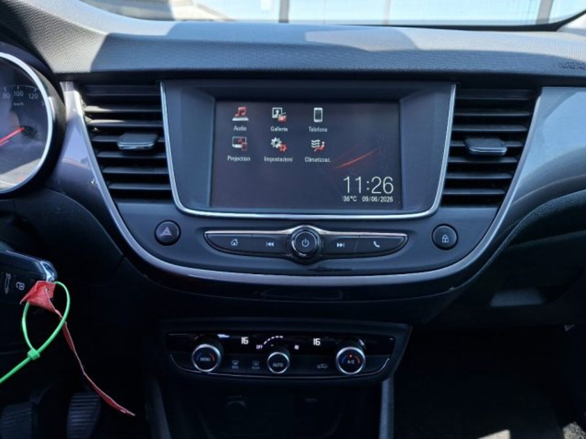 Opel Crossland X 1.2 12V Innovation (8)