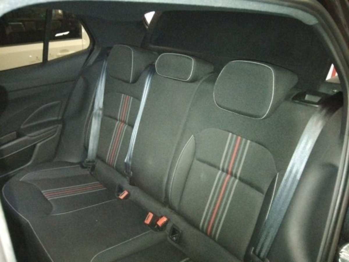 Skoda Fabia 1.0 mpi Monte Carlo 80cv (10)