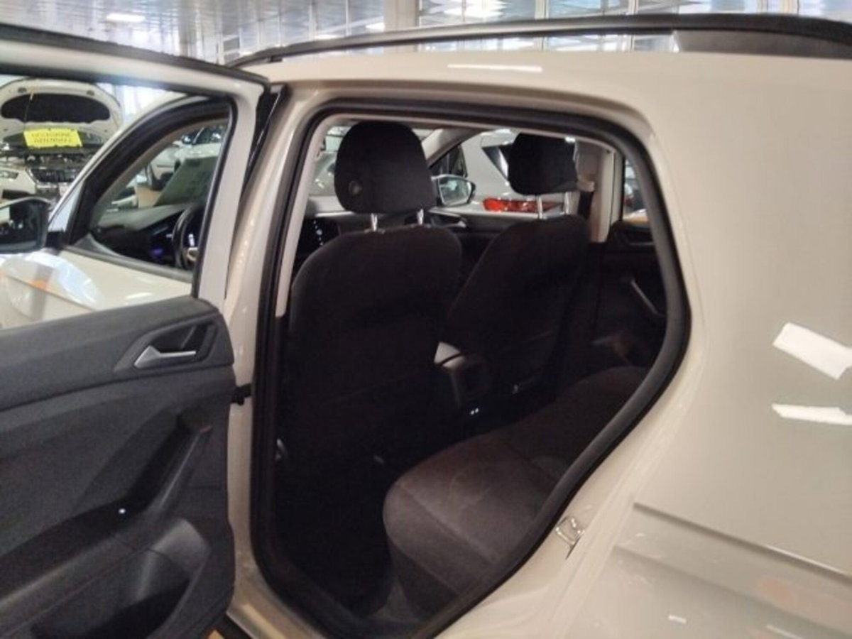 Volkswagen T-Cross 1.0 TSI Urban BMT (10)