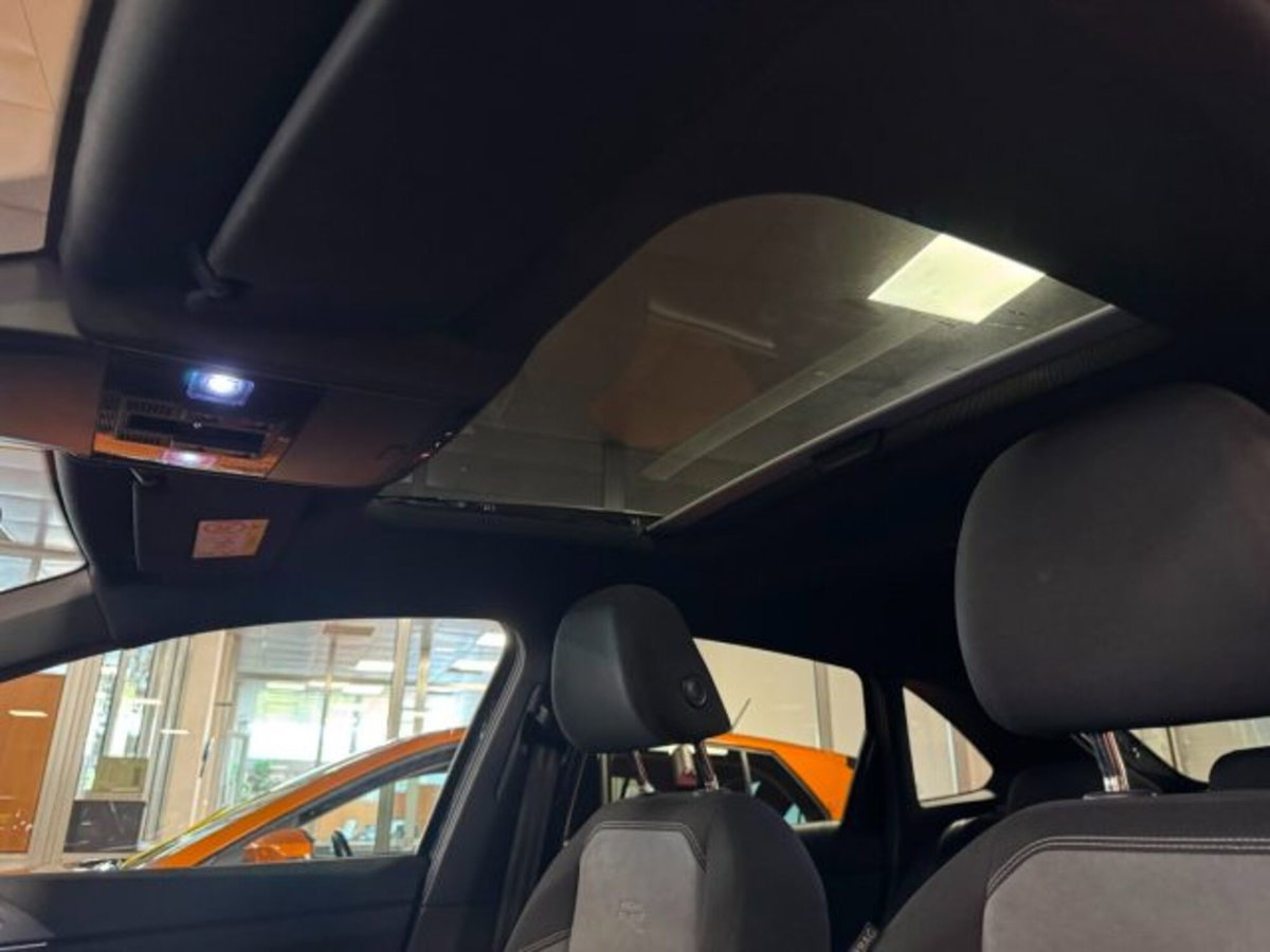 Volkswagen Taigo 1.0 tsi R-Line 115cv dsg (16)