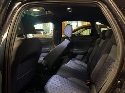 Volkswagen Taigo 1.0 tsi R-Line 115cv dsg (6)