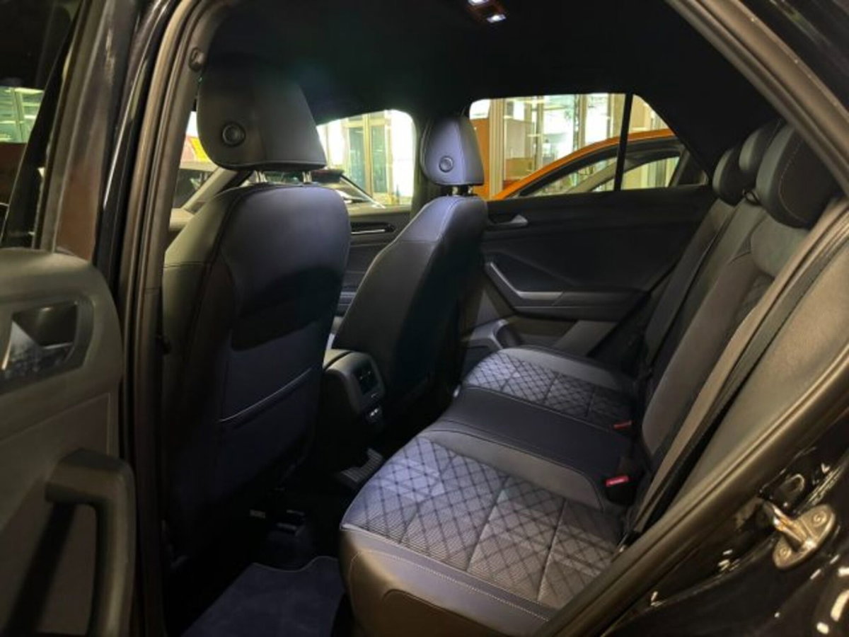 Volkswagen T-Roc 2.0 tdi R-Line 4motion 150cv dsg (6)