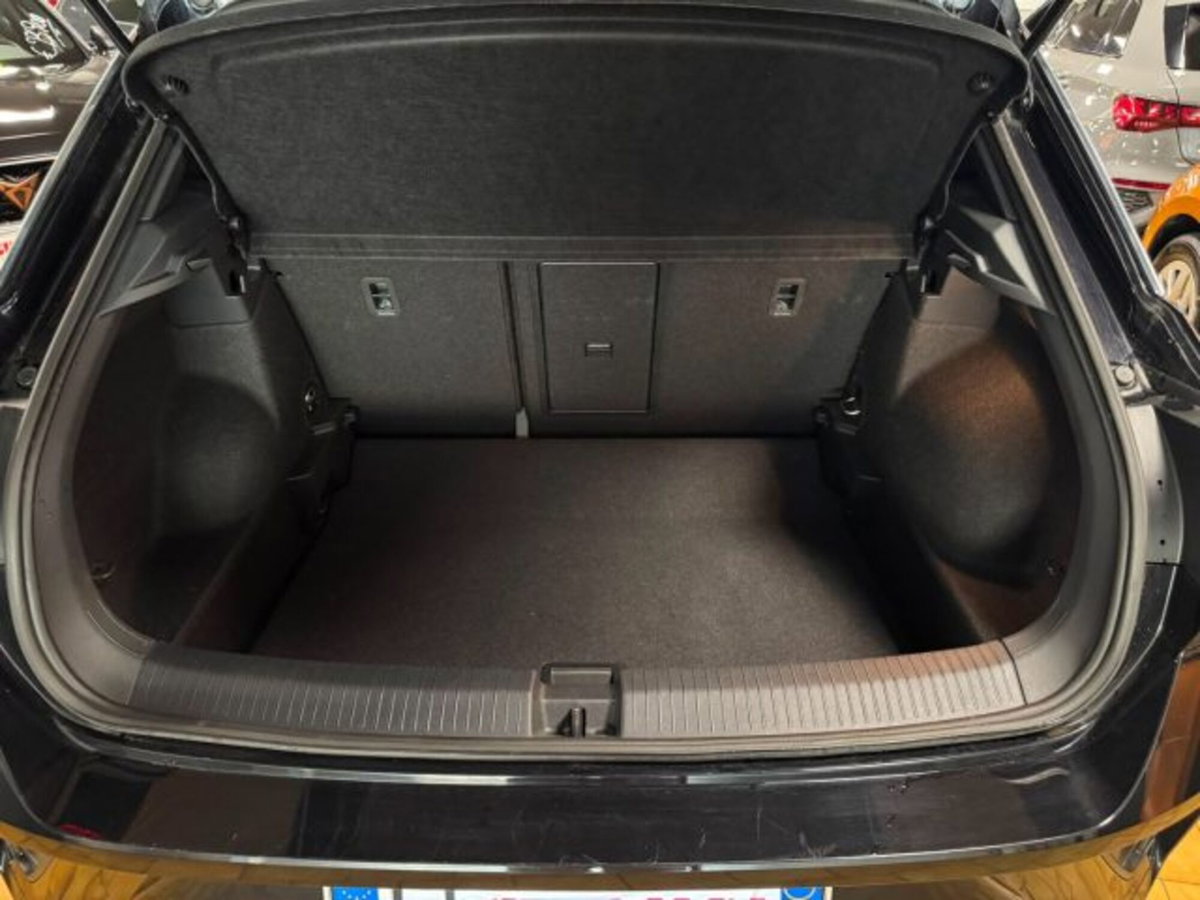 Volkswagen T-Roc 2.0 tdi R-Line 4motion 150cv dsg (8)