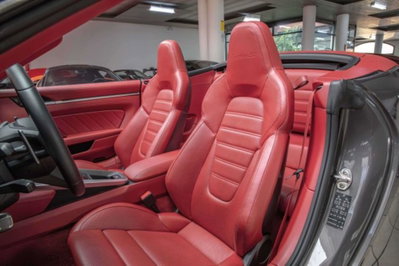 Porsche 911 Cabrio Cabrio 3.7 Turbo S auto (10)