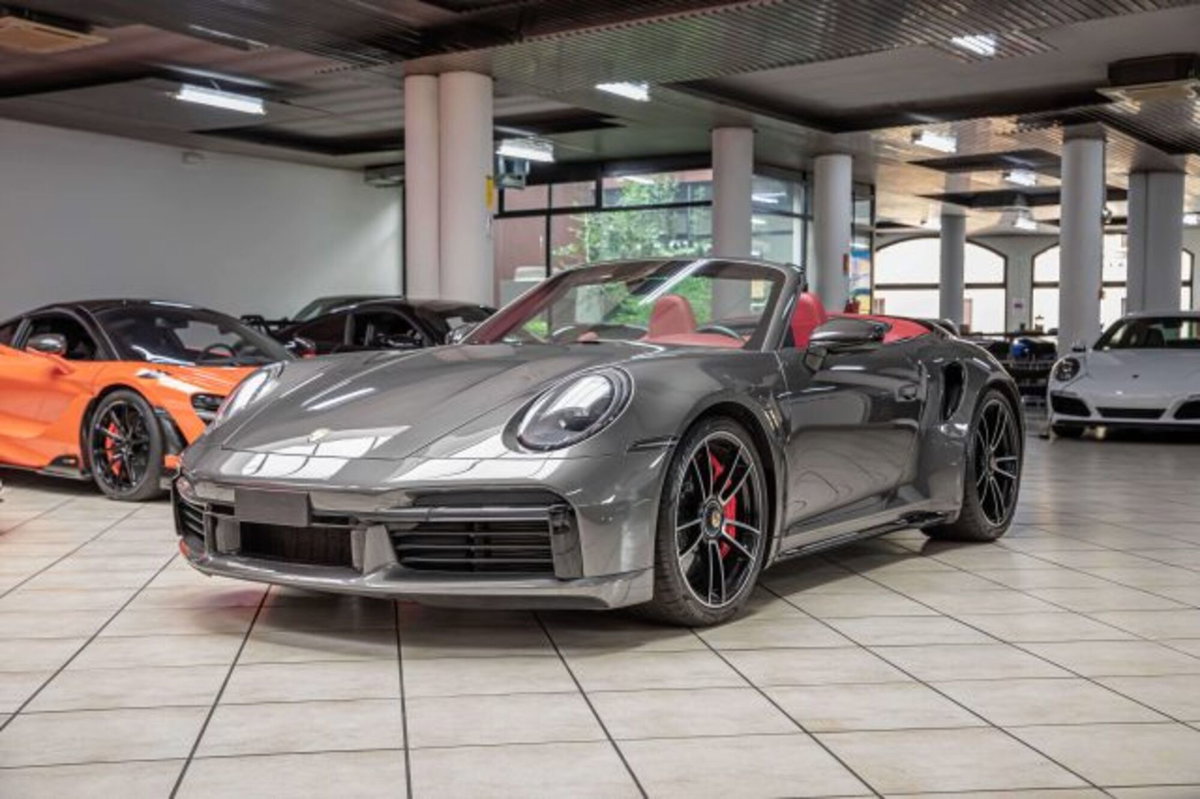 Porsche 911 Cabrio Cabrio 3.7 Turbo S auto (3)