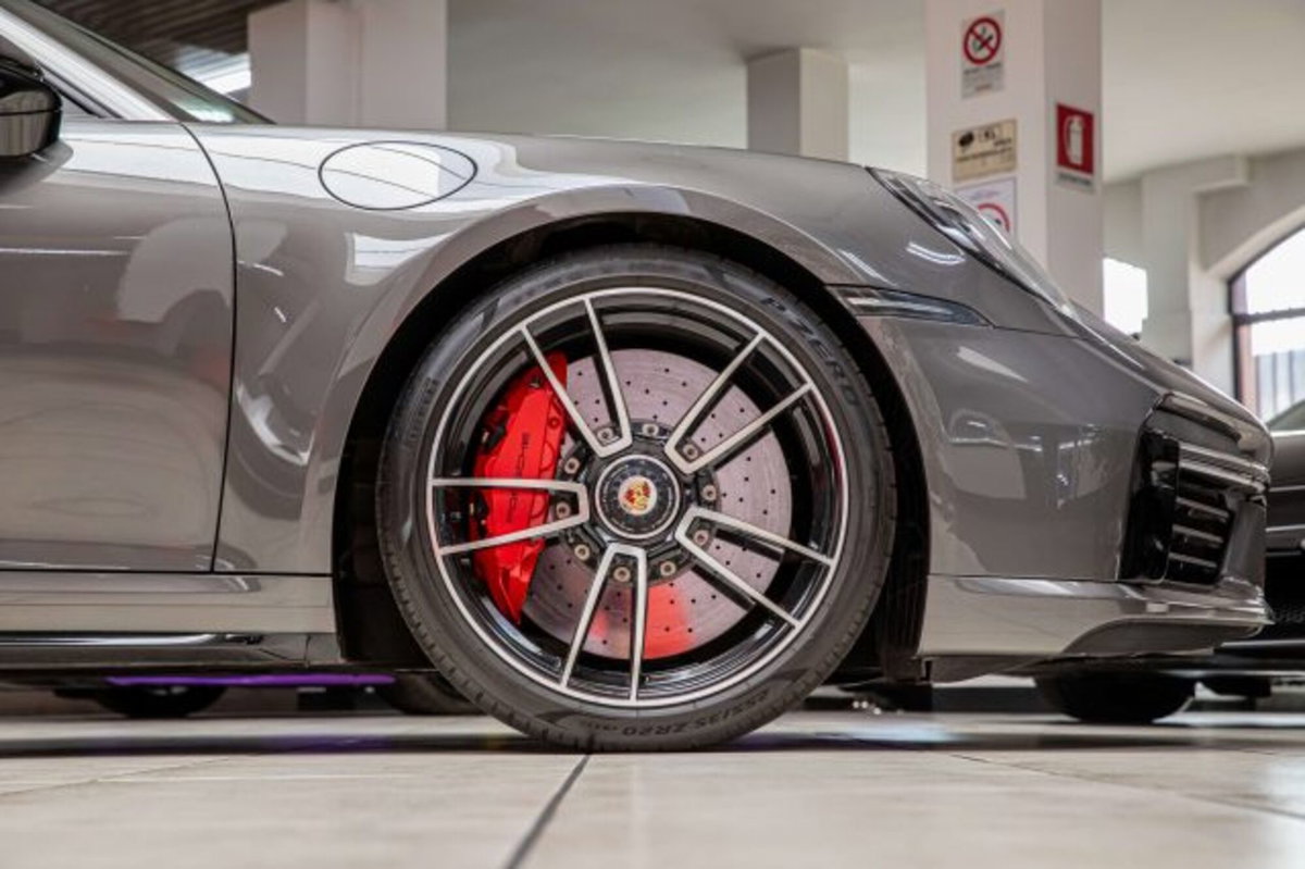 Porsche 911 Cabrio Cabrio 3.7 Turbo S auto (8)