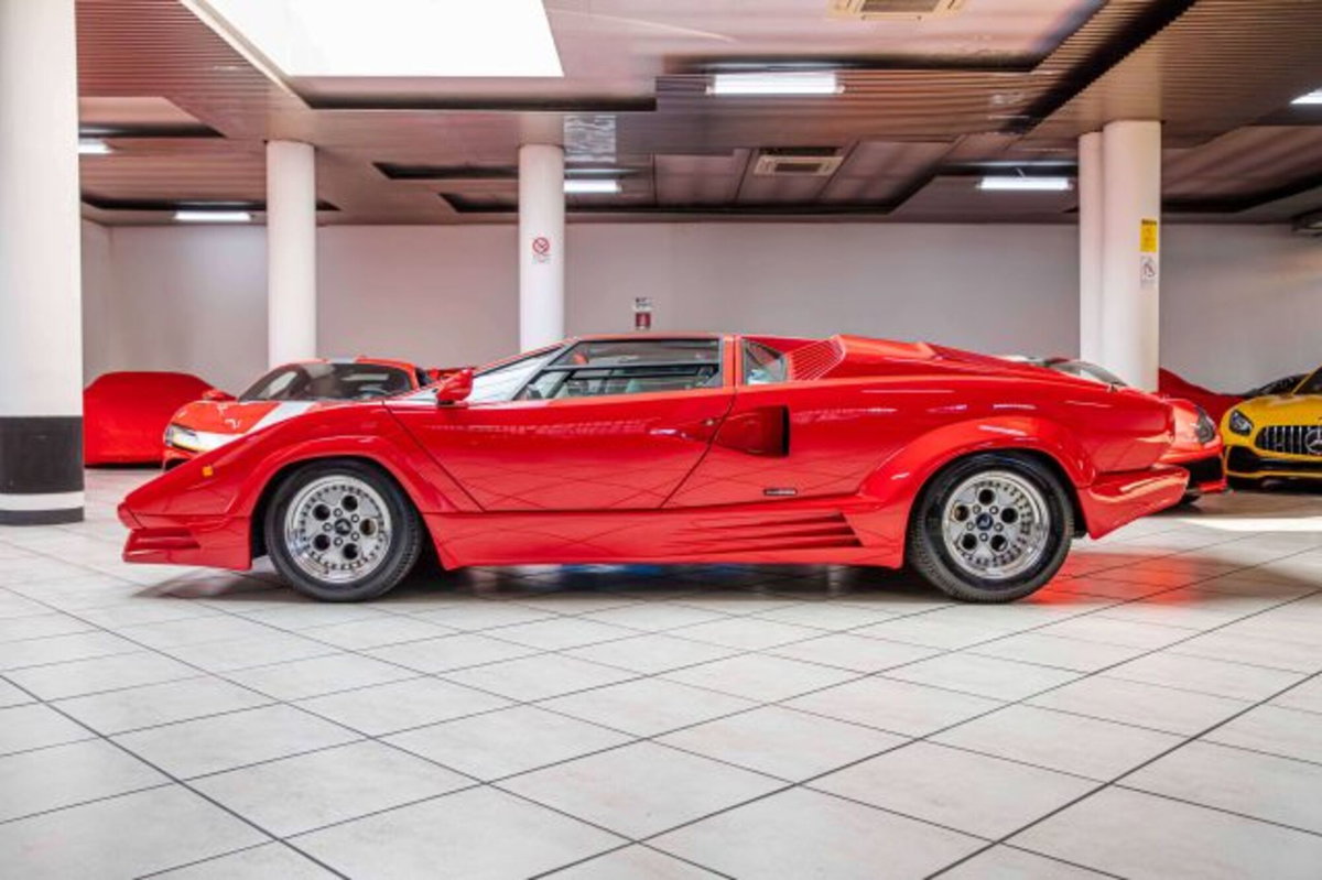 Lamborghini Countach 25° (4)
