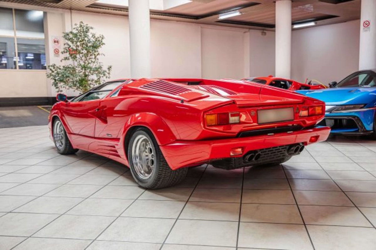 Lamborghini Countach 25° (5)