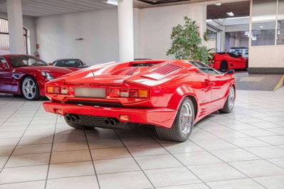 Lamborghini Countach 25° (7)