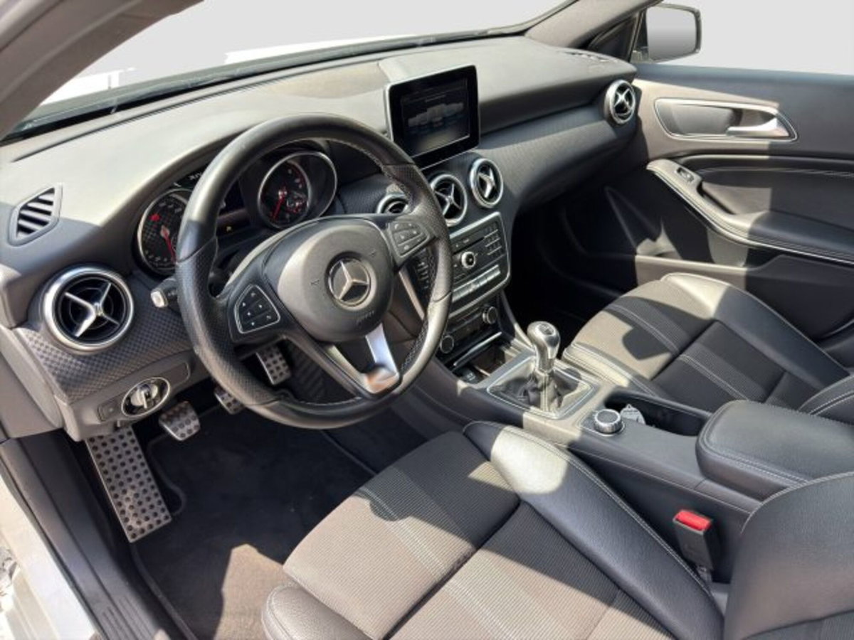 Mercedes-Benz Classe A 180 d Sport (9)