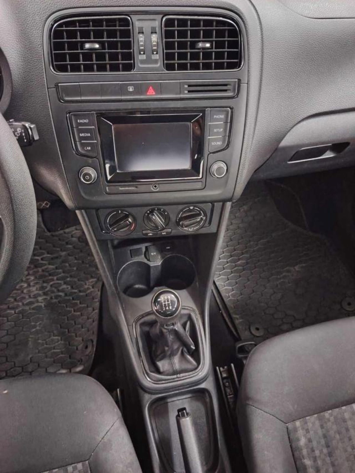 Volkswagen Polo 1.0 MPI 5p. Trendline (5)