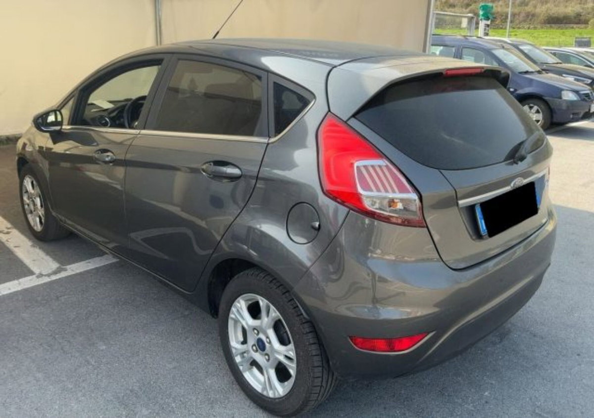 Ford Fiesta 1.4 5p. Bz.- GPL Titanium (2)