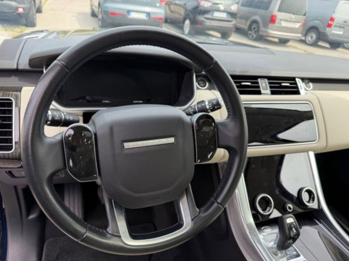 Land Rover Range Rover Sport 3.0D l6 249 CV HSE Dynamic Stealth (11)
