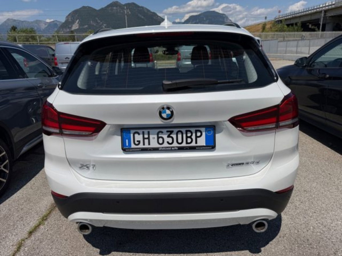 BMW X1 xDrive20d Business Advantage (5)