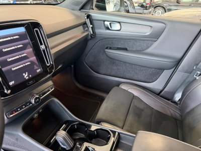 Volvo XC40 T5 Recharge Plug-in Hybrid R-design (11)