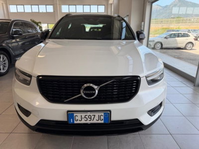 Volvo XC40 T5 Recharge Plug-in Hybrid R-design (2)