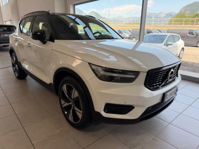 Volvo XC40 T5 Recharge Plug-in Hybrid R-design (3)