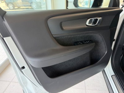 Volvo XC40 T5 Recharge Plug-in Hybrid R-design (7)