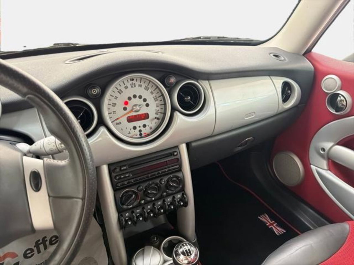MINI Mini 1.6 16V Cooper (10)