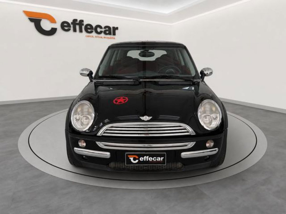 MINI Mini 1.6 16V Cooper (2)