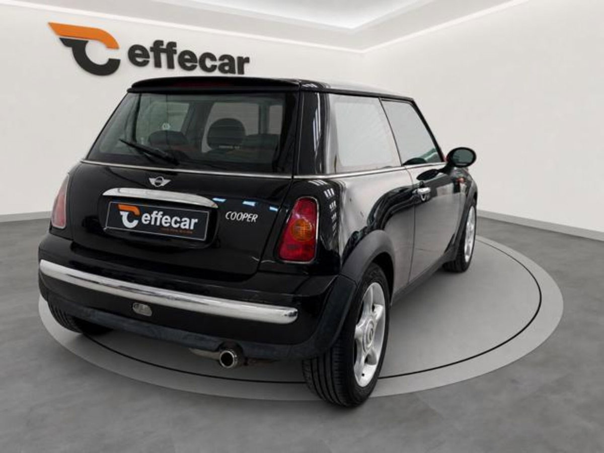 MINI Mini 1.6 16V Cooper (6)