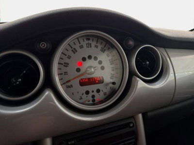 MINI Mini 1.6 16V Cooper (9)